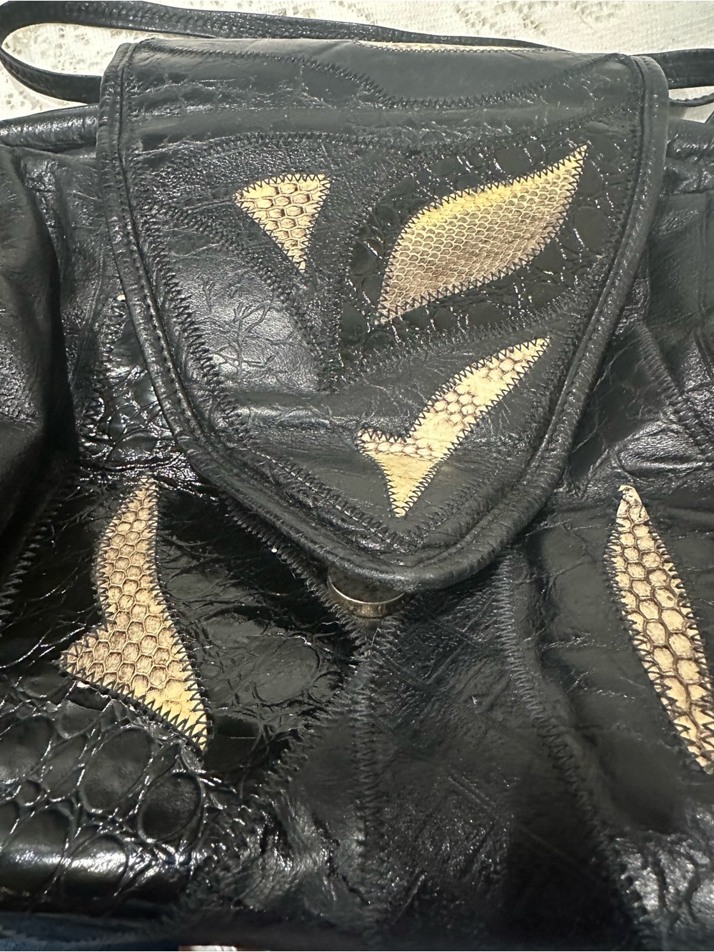 Vintage Black Leather shoulder Bag with Cream Inset Accents old money - Picture 2 of 9